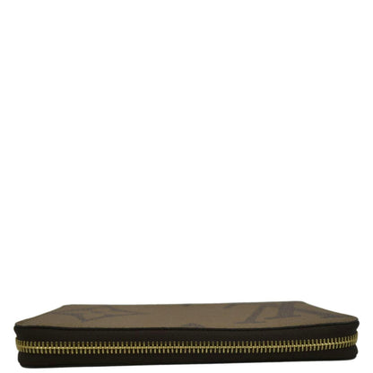 LOUIS VUITTON Giant Monogram Reverse Zippy Wallet Brown