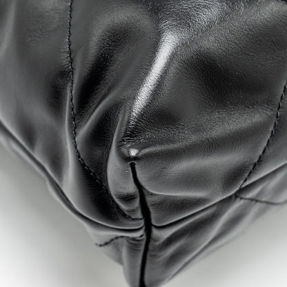 CHANEL medium 22 Bag Shiny Calfskin Black