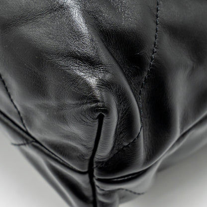 CHANEL medium 22 Bag Shiny Calfskin Black