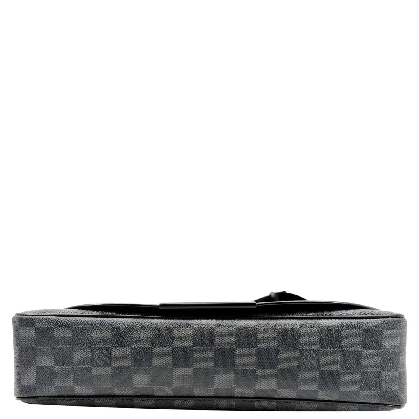 LOUIS VUITTON District MM Damier Graphite Messenger Bag Black