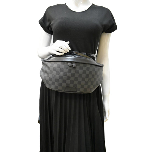 LOUIS VUITTON Discovery Damier Graphite Leather Bumbag Black