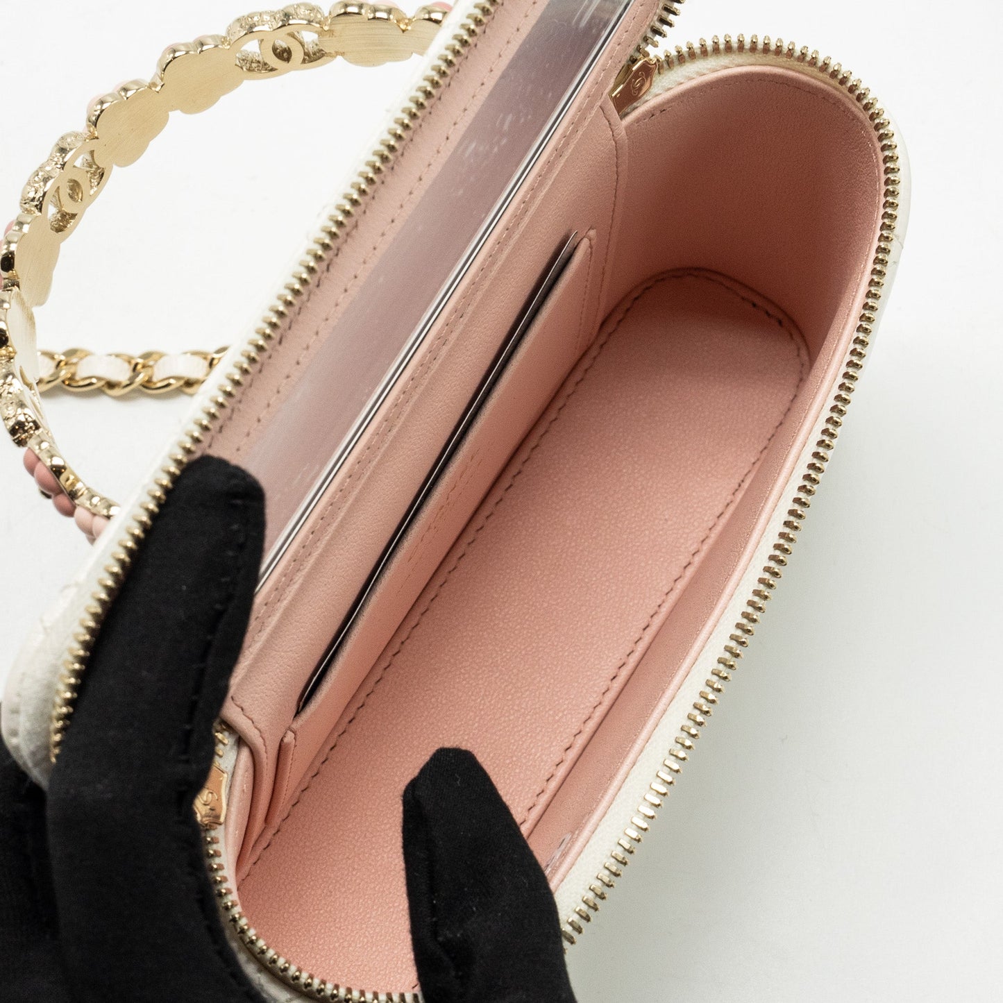 Chanel 23k Camellia Top Handle Long Vanity Case With Chain Calfskin White L (Microchip)