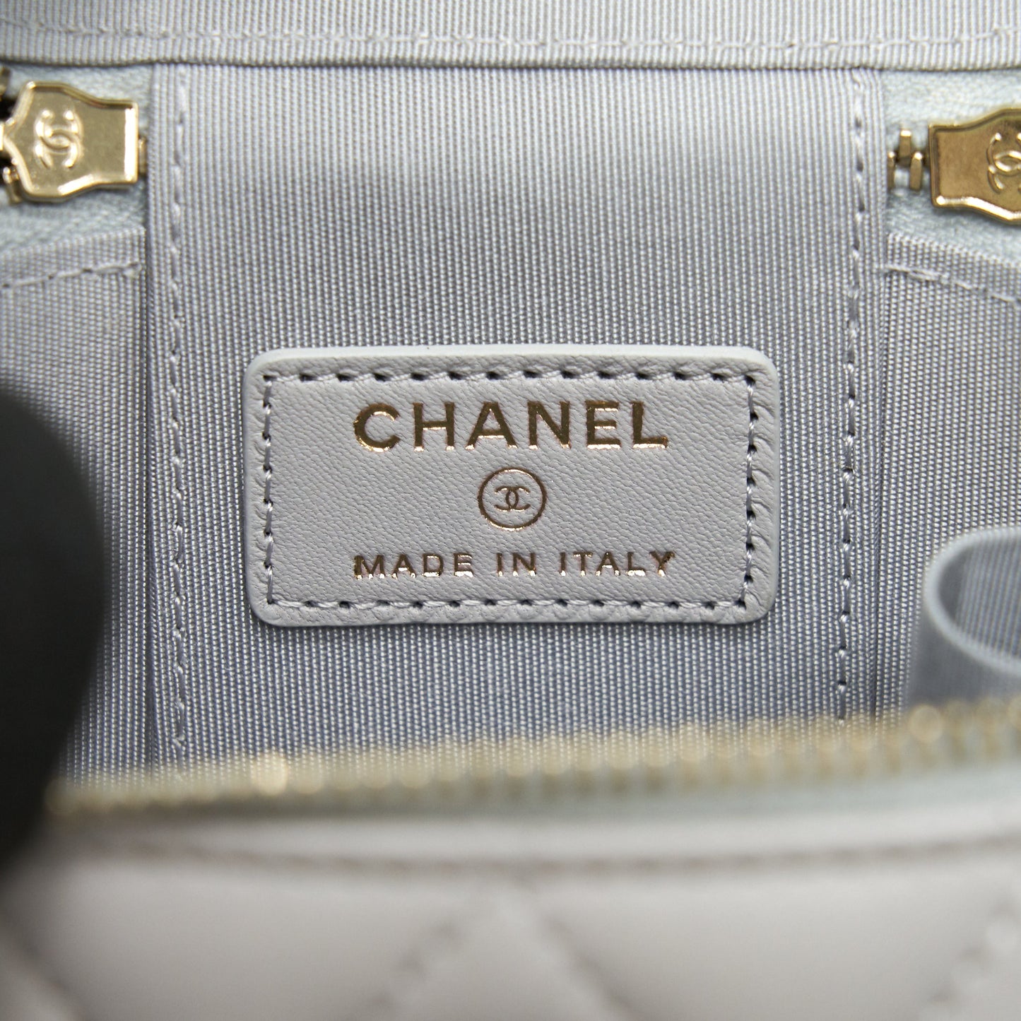 Chanel 21A Small handle Vanity with Chain Grey with