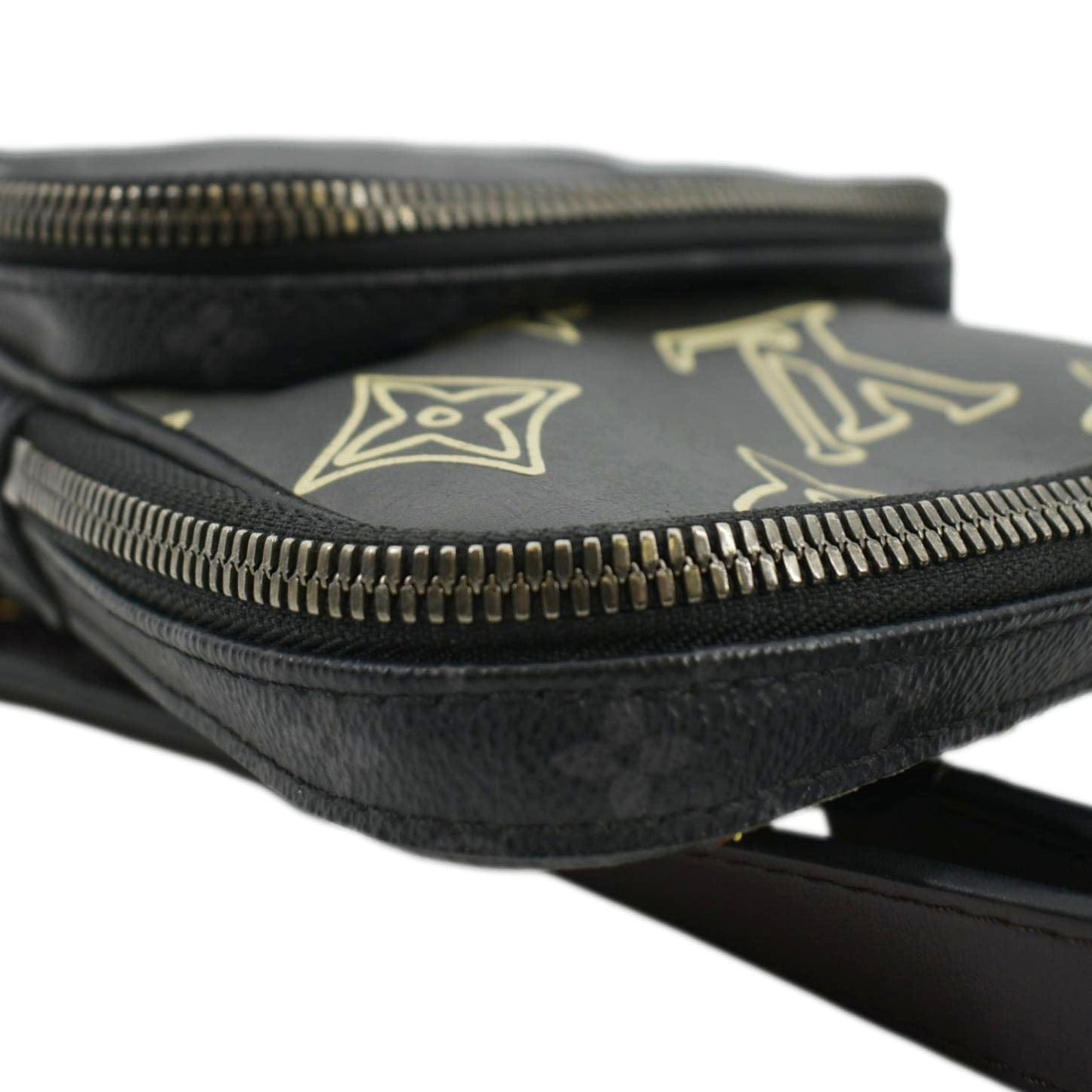LOUIS VUITTON Avenue Sling Patchwork Monogram Eclipse Crossbody Bag Grey