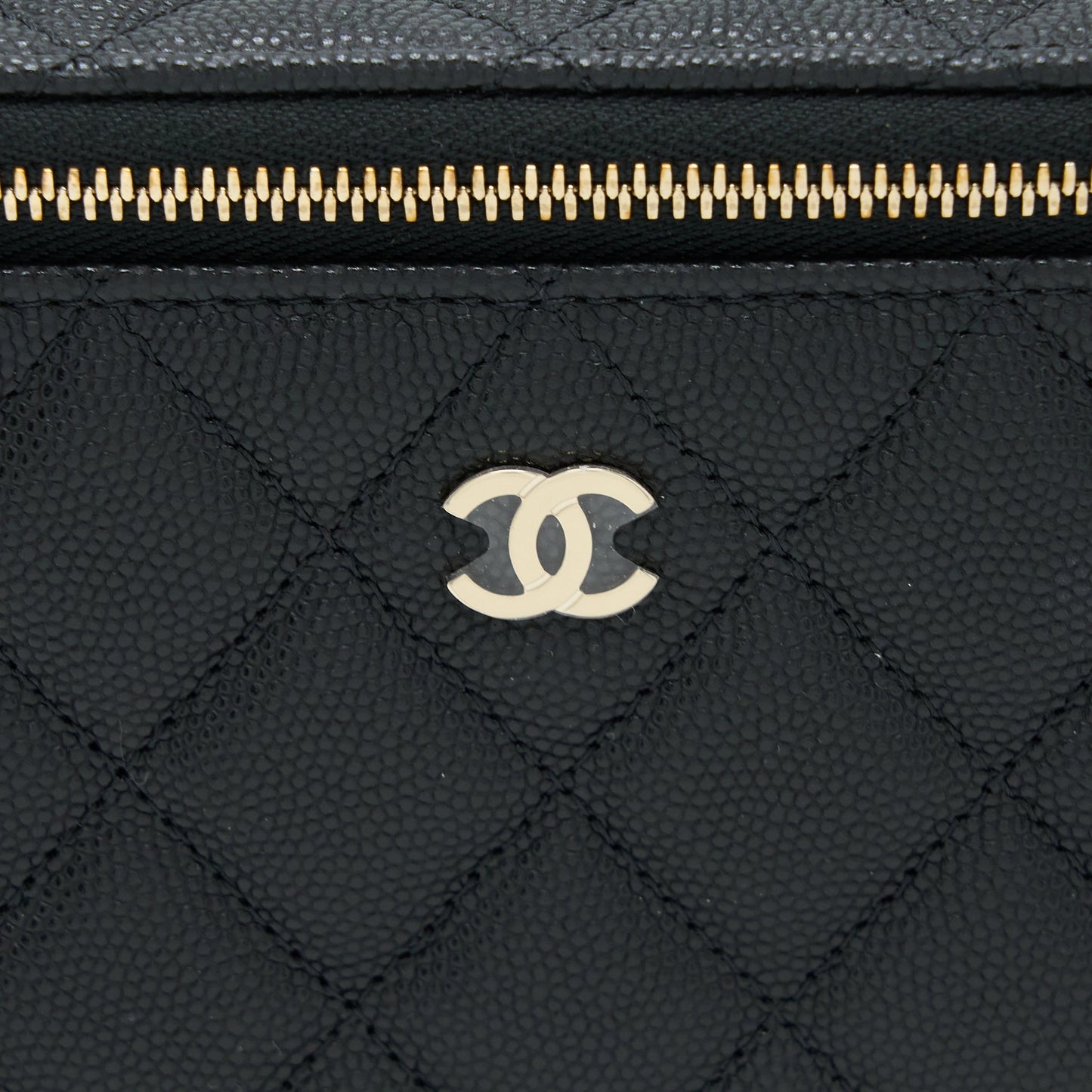 Chanel Long Vanity Case Caviar Black L (Microchip)