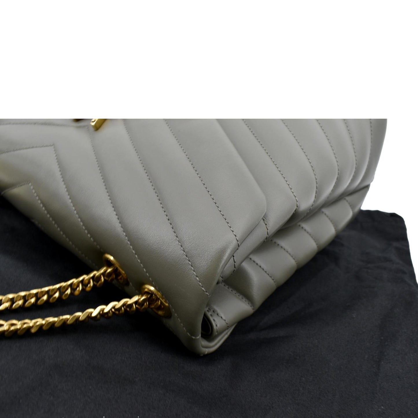 YVES SAINT LAURENT Medium Loulou Matelasse Leather Chain Shoulder Bag Neutral Grey