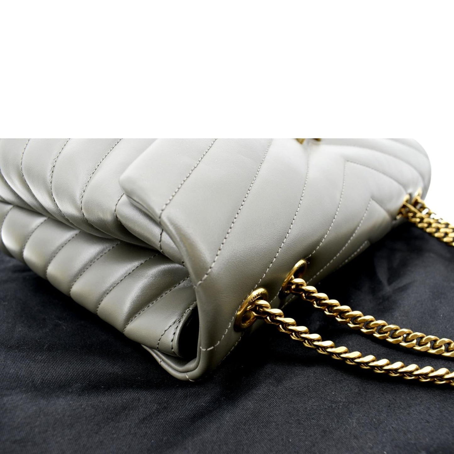 YVES SAINT LAURENT Medium Loulou Matelasse Leather Chain Shoulder Bag Neutral Grey