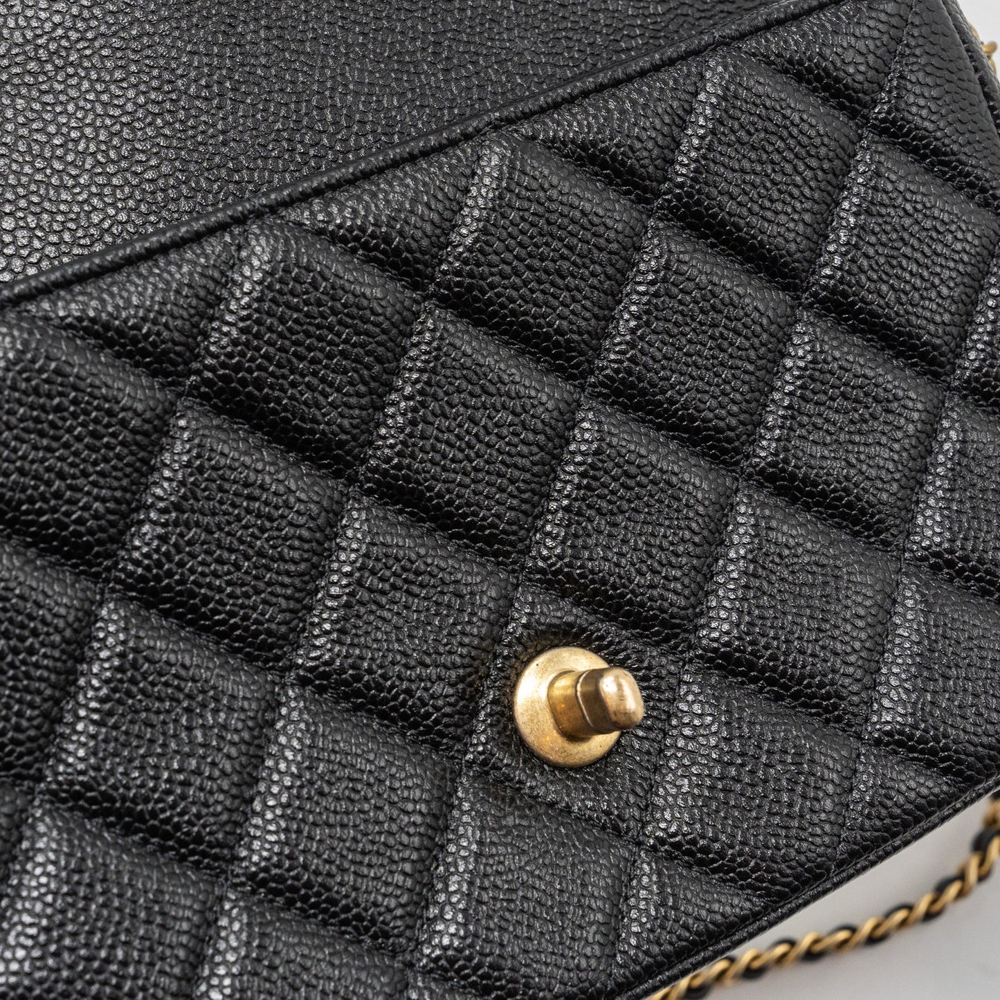 Chanel 21A chain Soul Flap bag grained calfskin black  (Microchip)