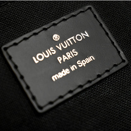 LOUIS VUITTON District MM Damier Graphite Messenger Bag Black