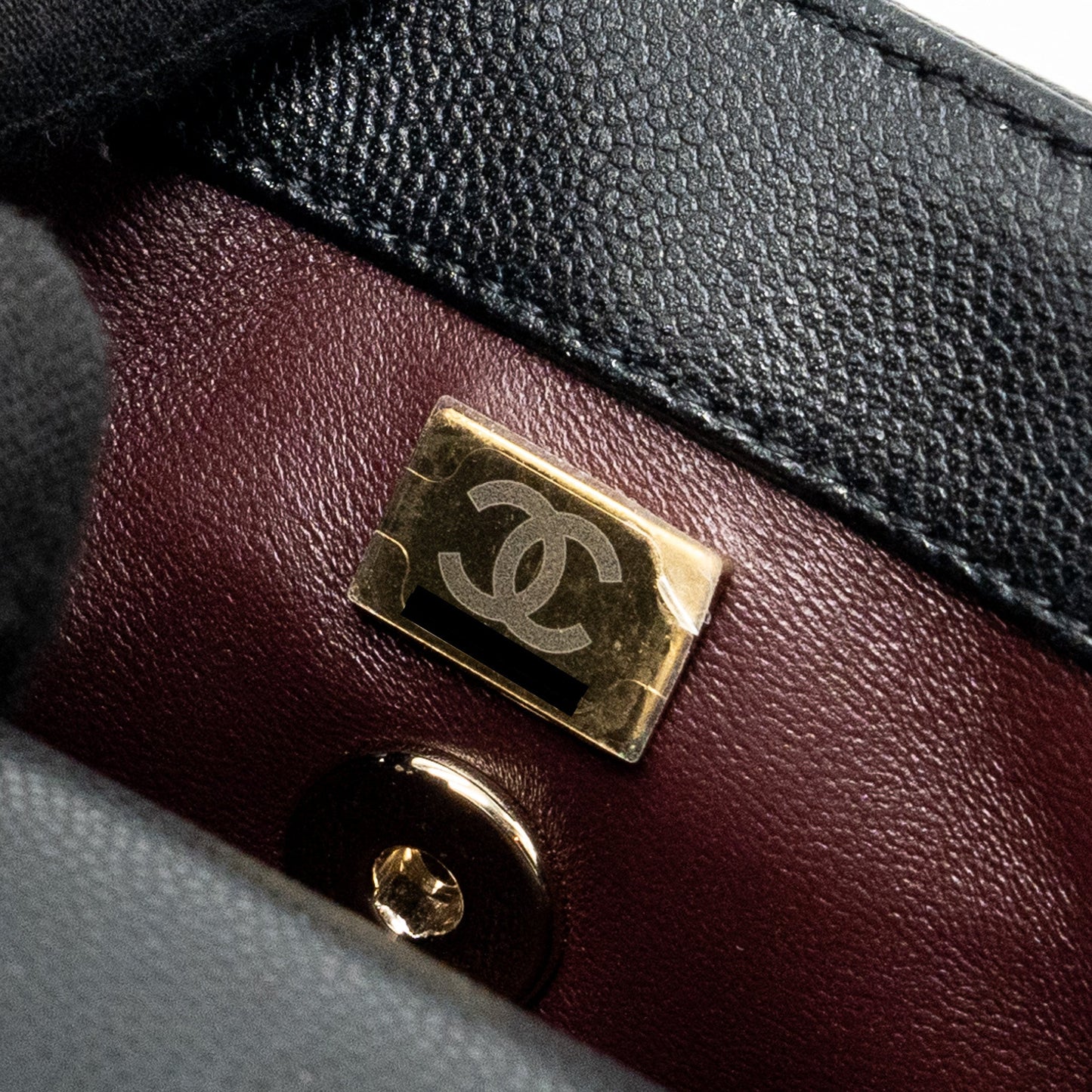 Chanel small coco handle caviar black L (microchip)