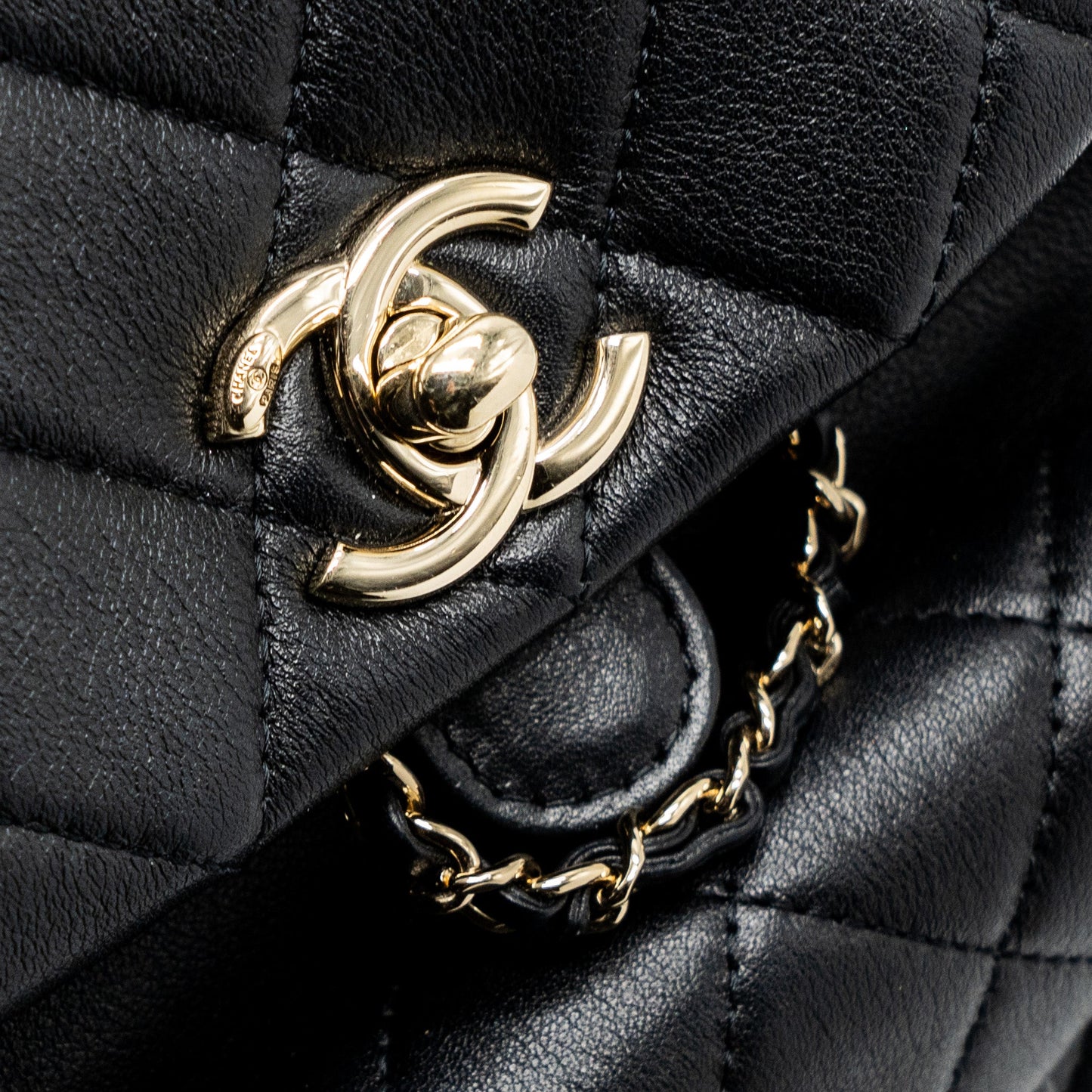 Chanel mini Duma backpack lambskin black L (microchip)