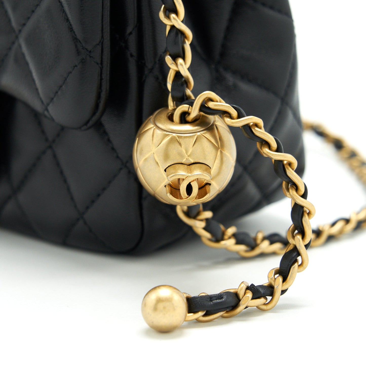 Chanel pearl Crush mini square Flap bag lambskin Black