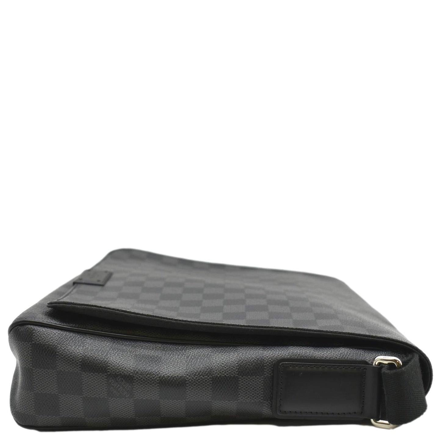 LOUIS VUITTON District MM Damier Graphite Messenger Bag Black