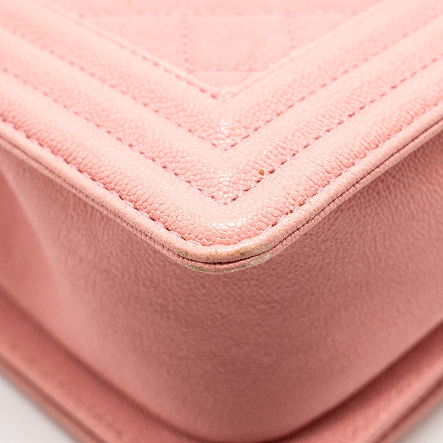 Chanel Medium Boy Bag Caviar PINK L