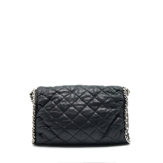Chanel quilted leather with Chain Shoulder Bag Black