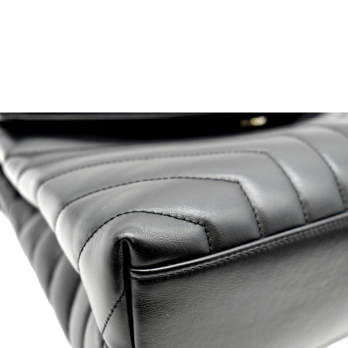 YVES SAINT LAURENT Medium Loulou Matelasse Leather Chain Shoulder Bag Black