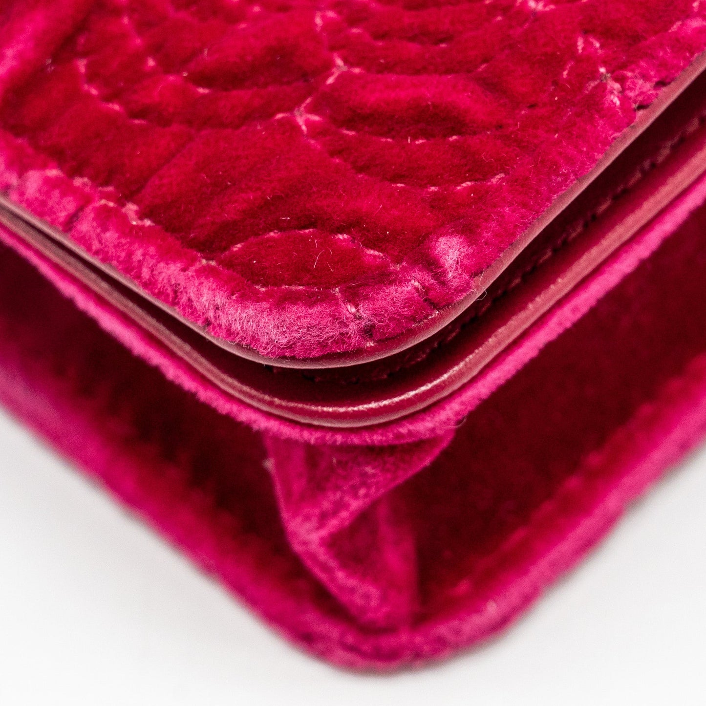 Chanel 21A mini Camelia Flap Bag Velvet Fushia