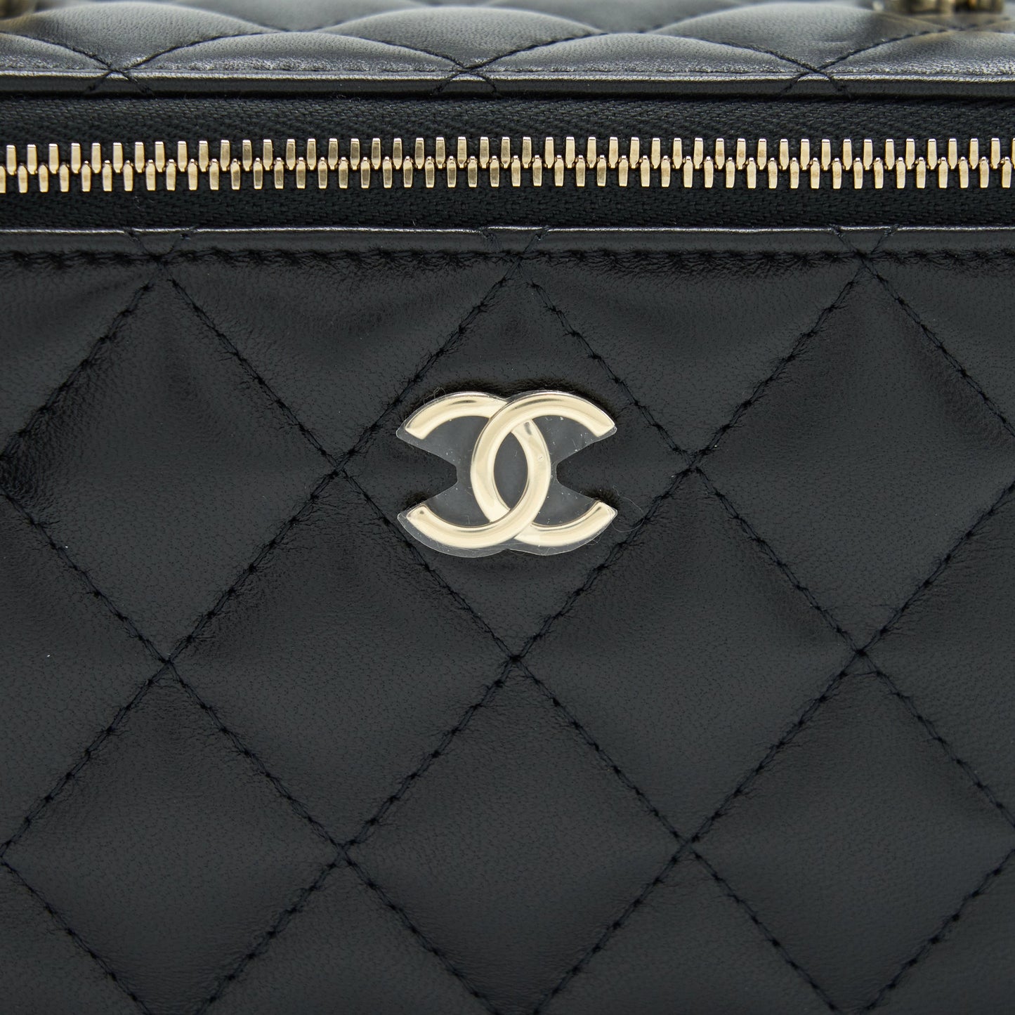 Chanel 22A Top Handle Long Vanity With Chain Lambskin Black L