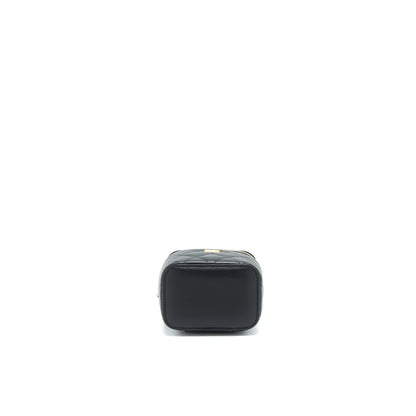 Chanel 22C Pearl Crush Mini vanity with chain Lambskin black