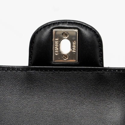 Chanel 22S Heart Bag Lambskin Black L (Microchip)