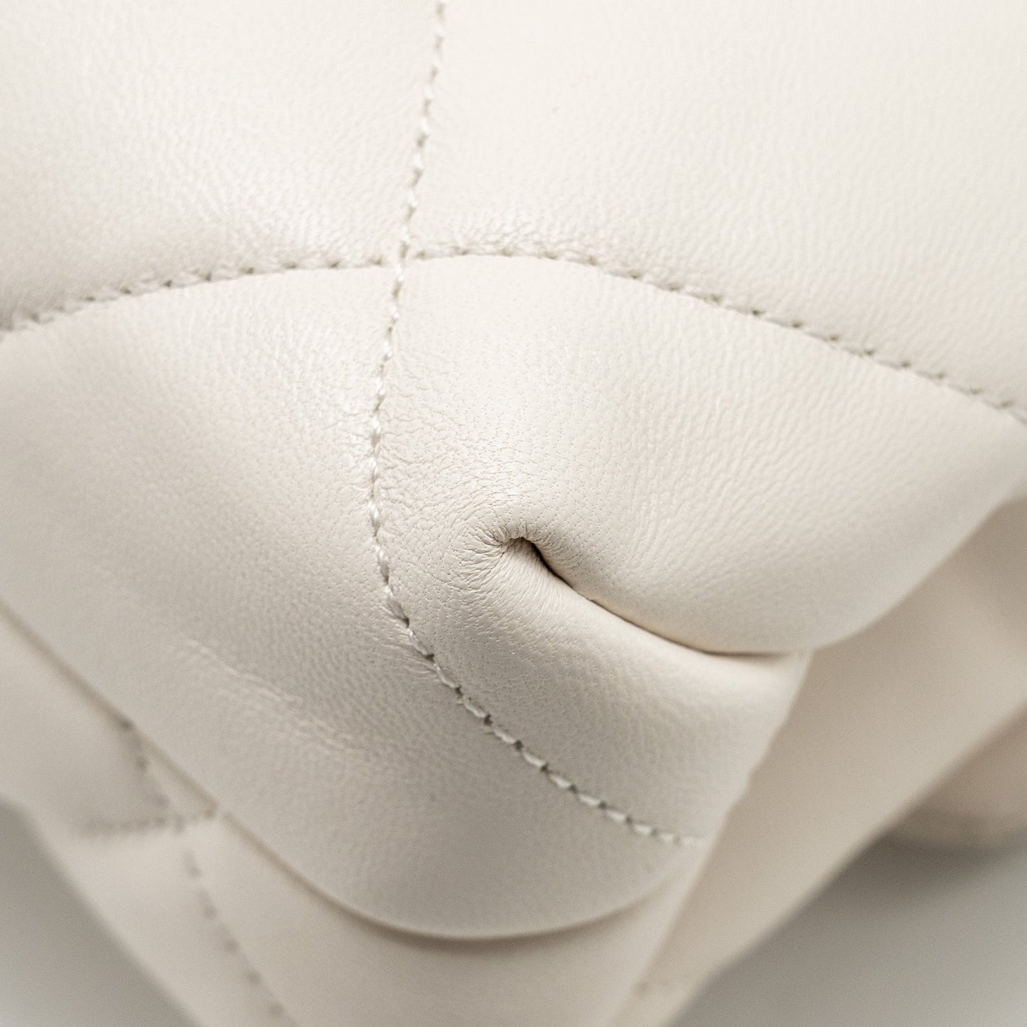 Chanel 22B Chain Cushion Flap Bag Lambskin White  (Microchip)