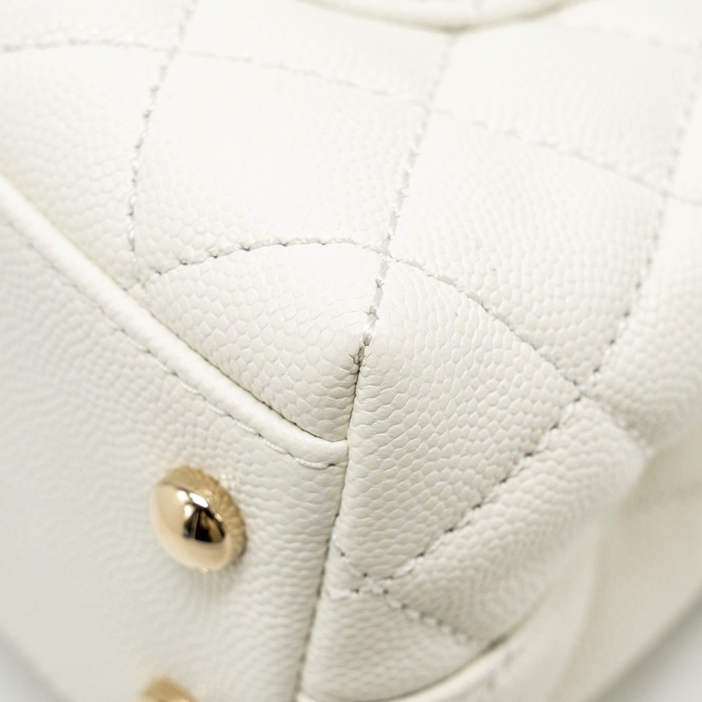 Chanel Mini Coco Handle Caviar White L (Microchip)