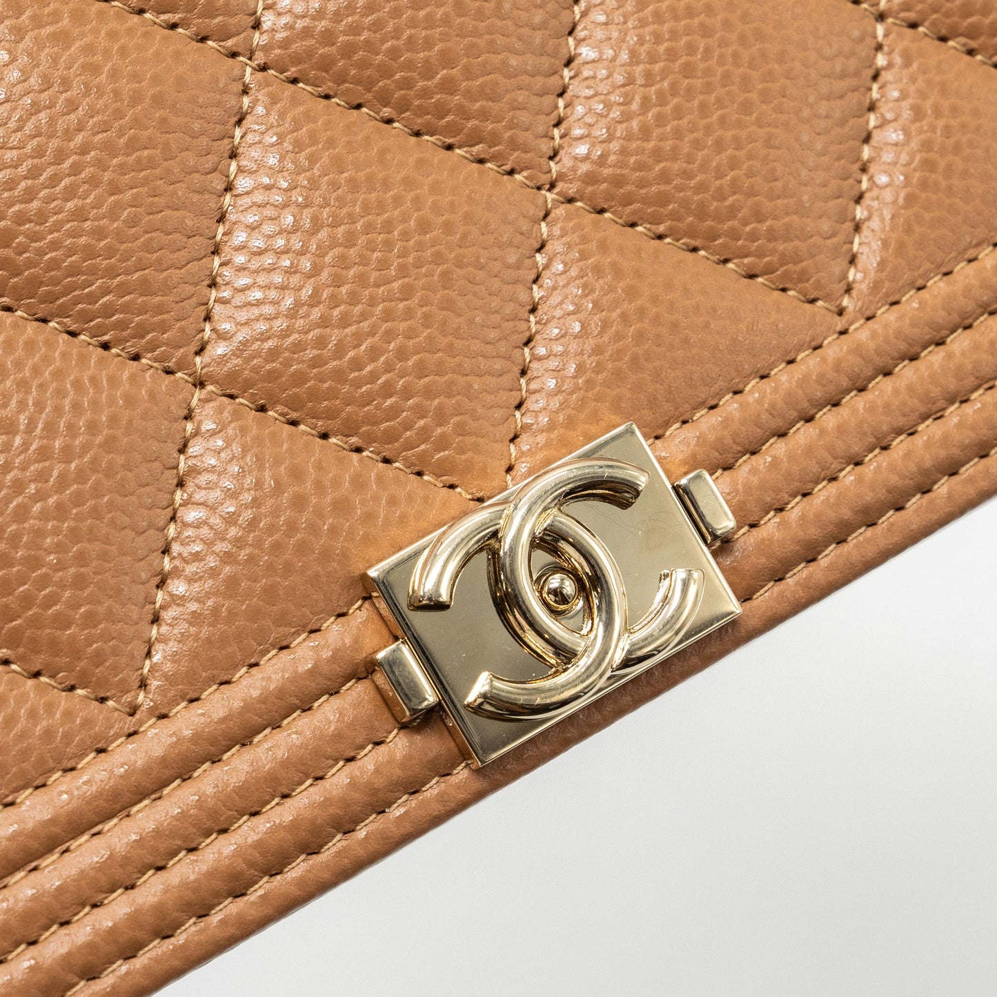 Chanel boy wallet on chain caviar light caramel L (microchip)
