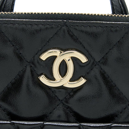 Chanel 22A Quilted Backpack Shiny Calfskin Black L (Microchip)