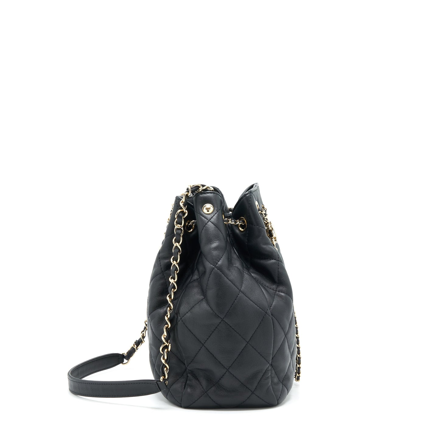Chanel bucket bag quilted lambskin black L