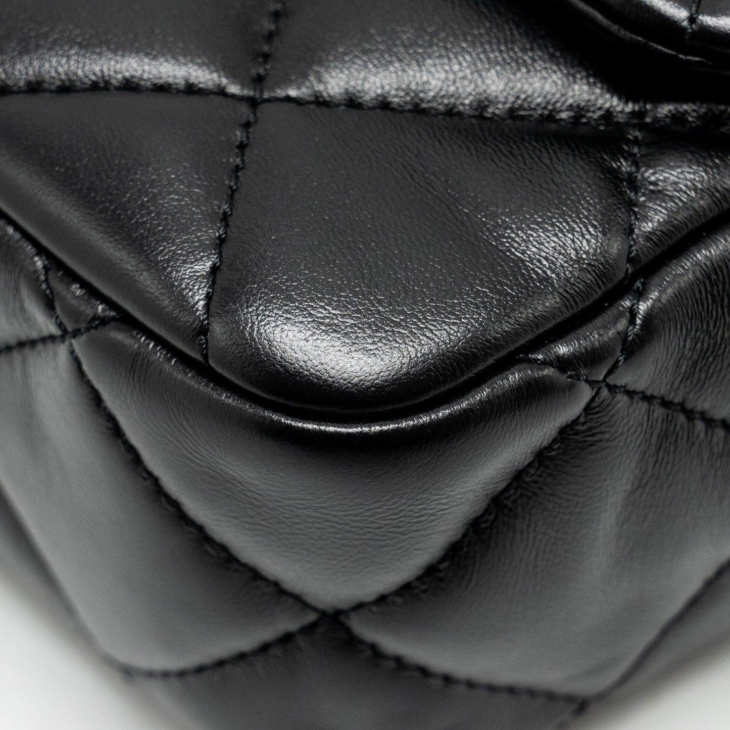 Chanel 22B Mini FlapBag Lambskin Black  (Microchip)