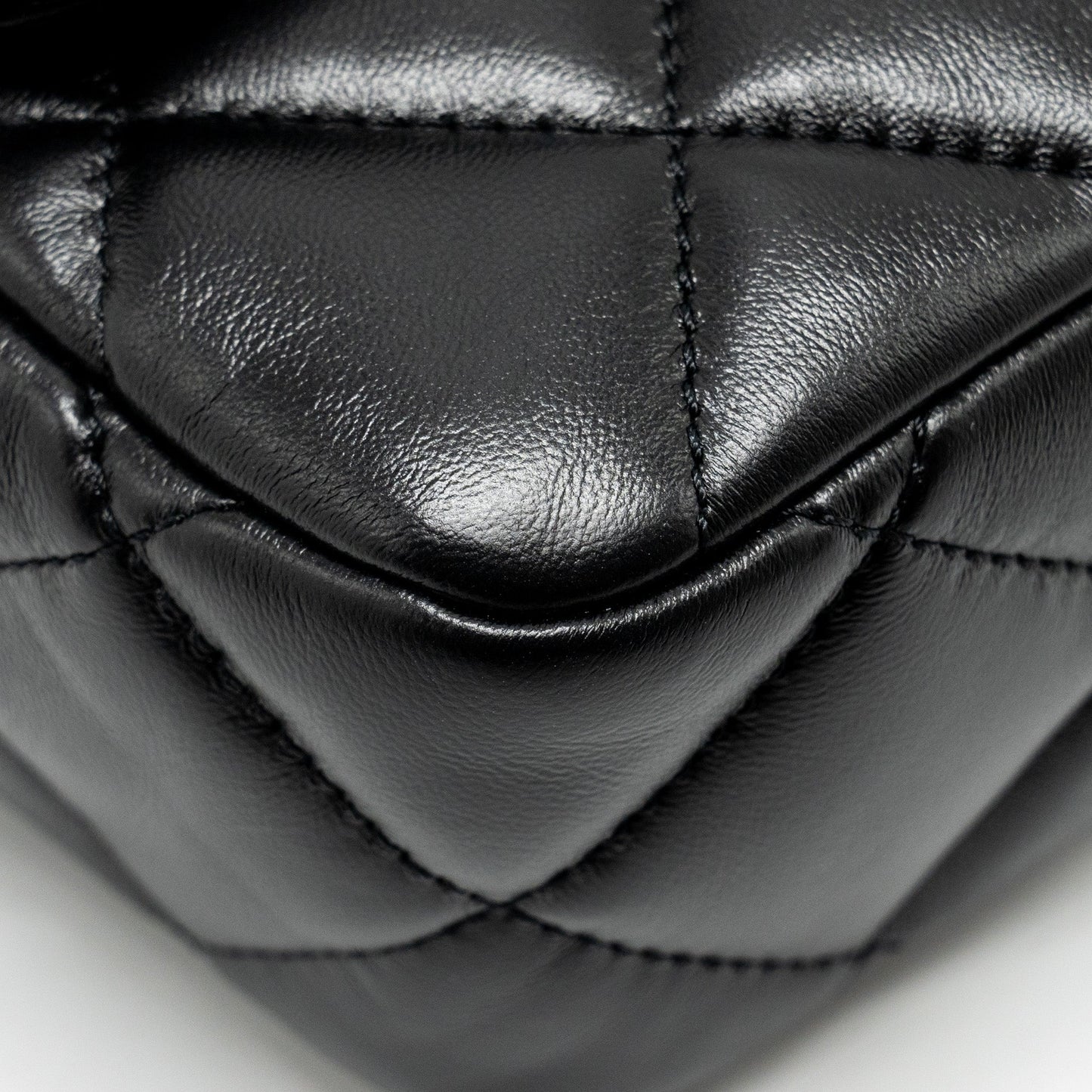 Chanel 22B Mini FlapBag Lambskin Black  (Microchip)