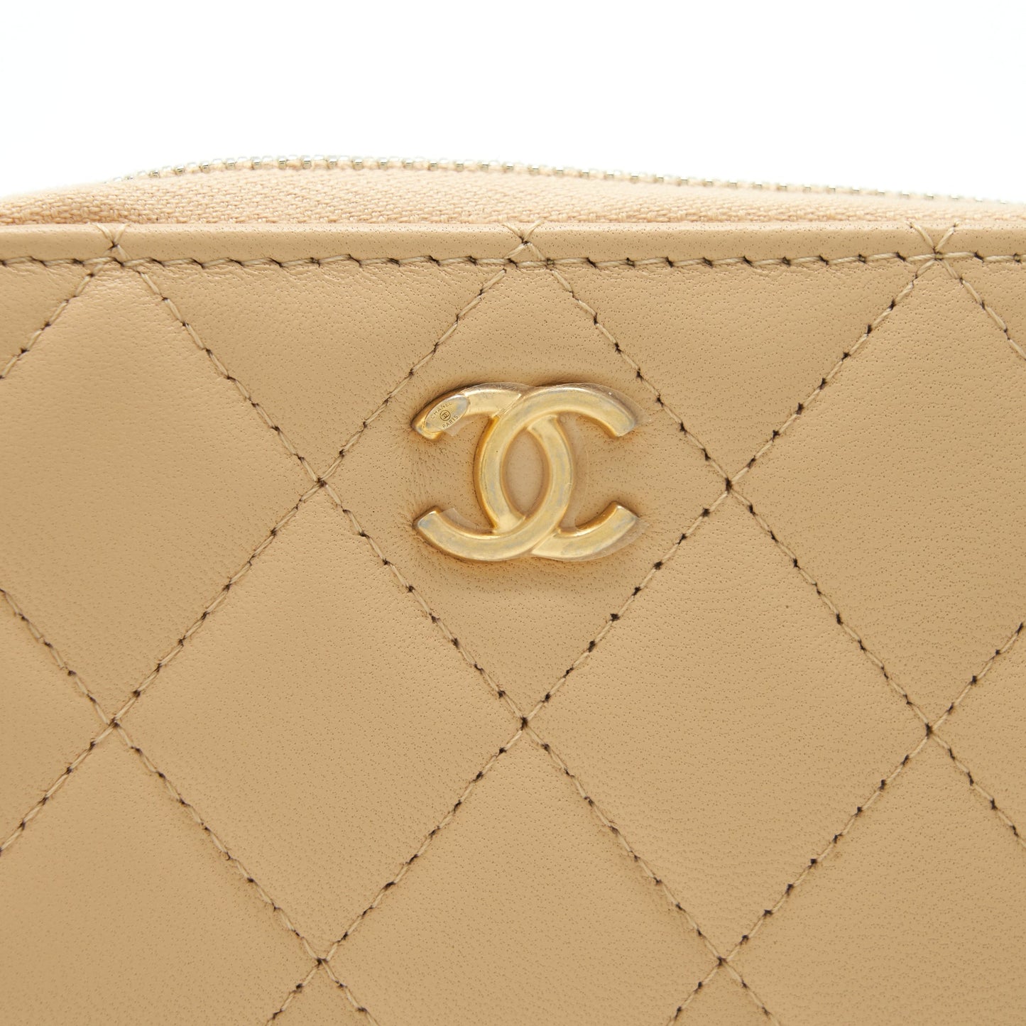 Chanel 22C Pearl Crush Card Holder With Chain Beige