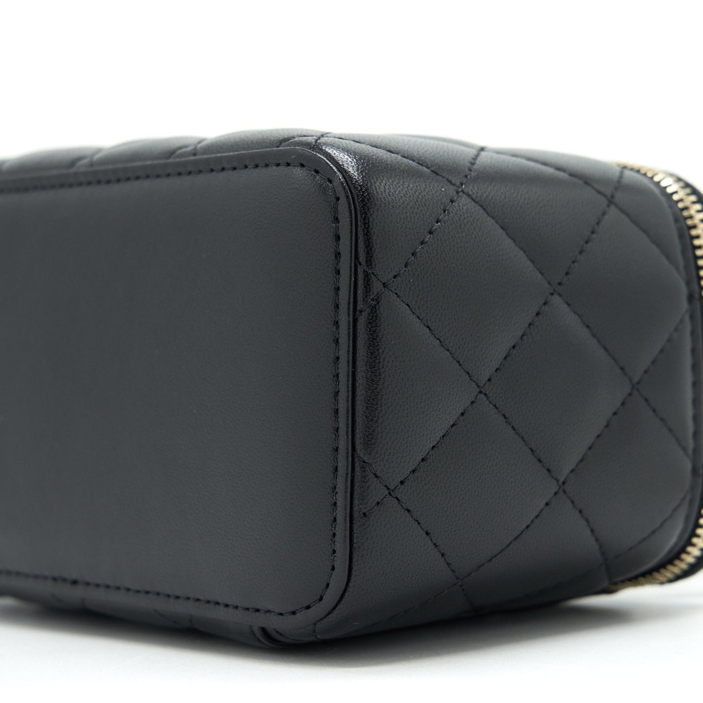 Chanel 21K top handle rectangular Vanity with chain Black L