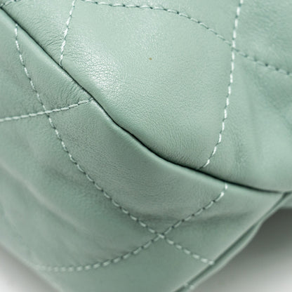 Chanel 22C Hobo bag with Giant Chain calfskin Green  (microchip)