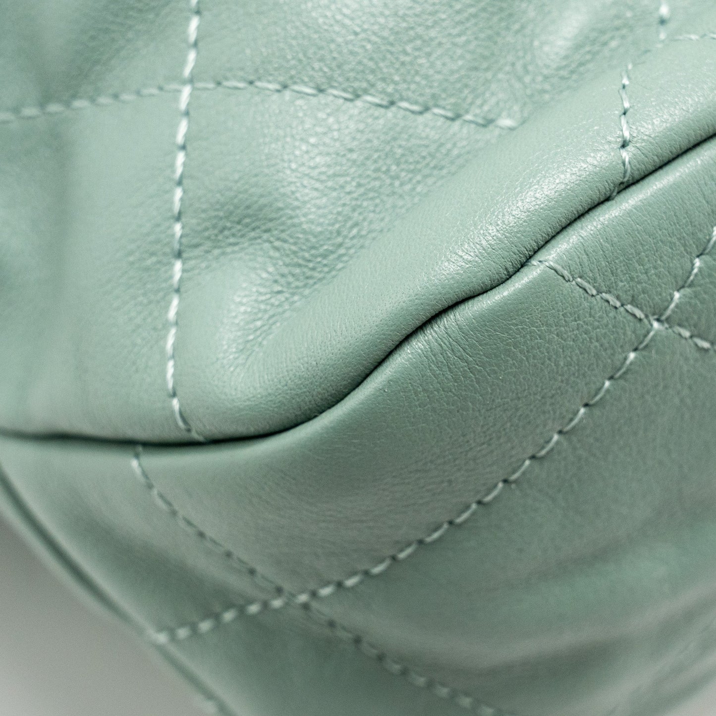 Chanel 22C Hobo bag with Giant Chain calfskin Green  (microchip)