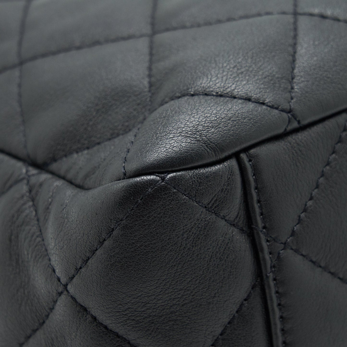 Chanel bucket bag quilted lambskin black L