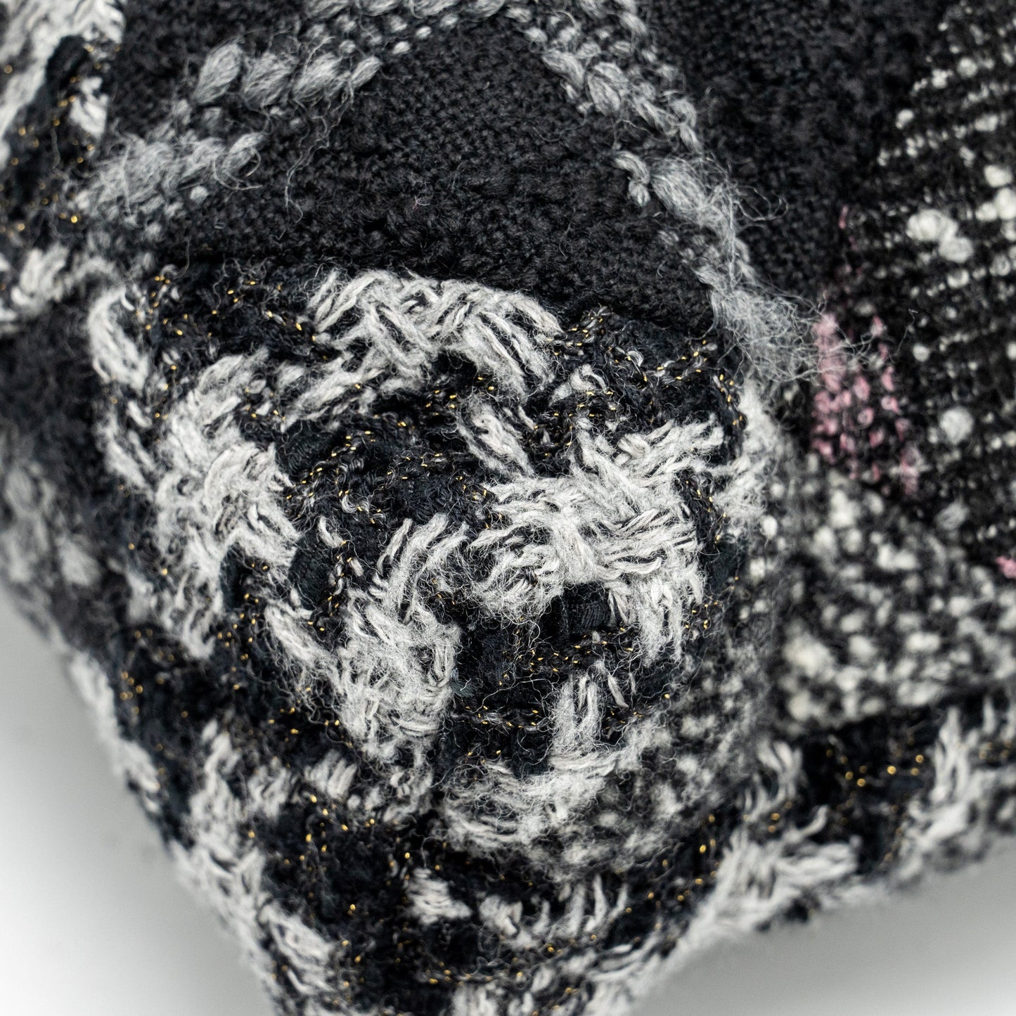 Chanel Medium 22 Bag fabric / tweed multicolour  (microchip)
