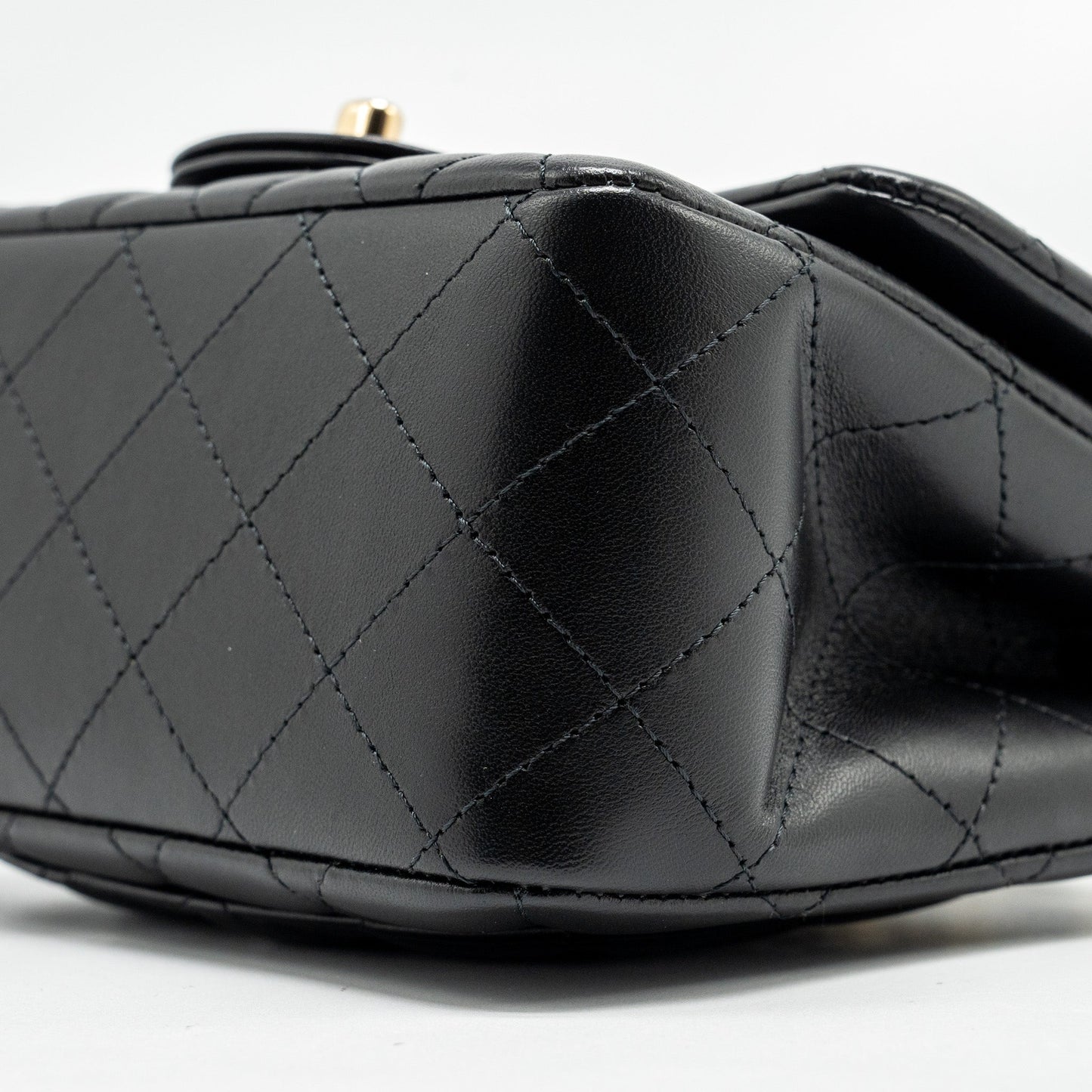 Chanel Mini Square Flap Bag Lambskin Black L (microchip)