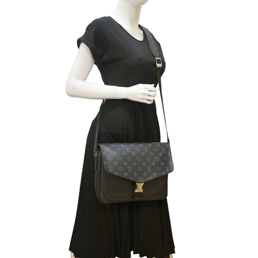 LOUIS VUITTON Taigarama Messengerama Monogram Eclipse Messenger Bag Grey