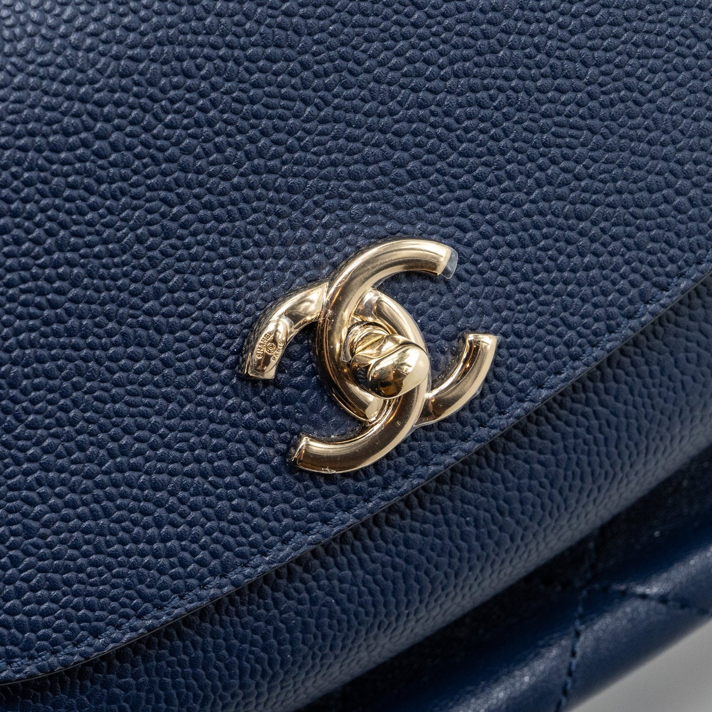 Chanel Drawstring Backpack Lambskin / Grained Calfskin Dark Blue L