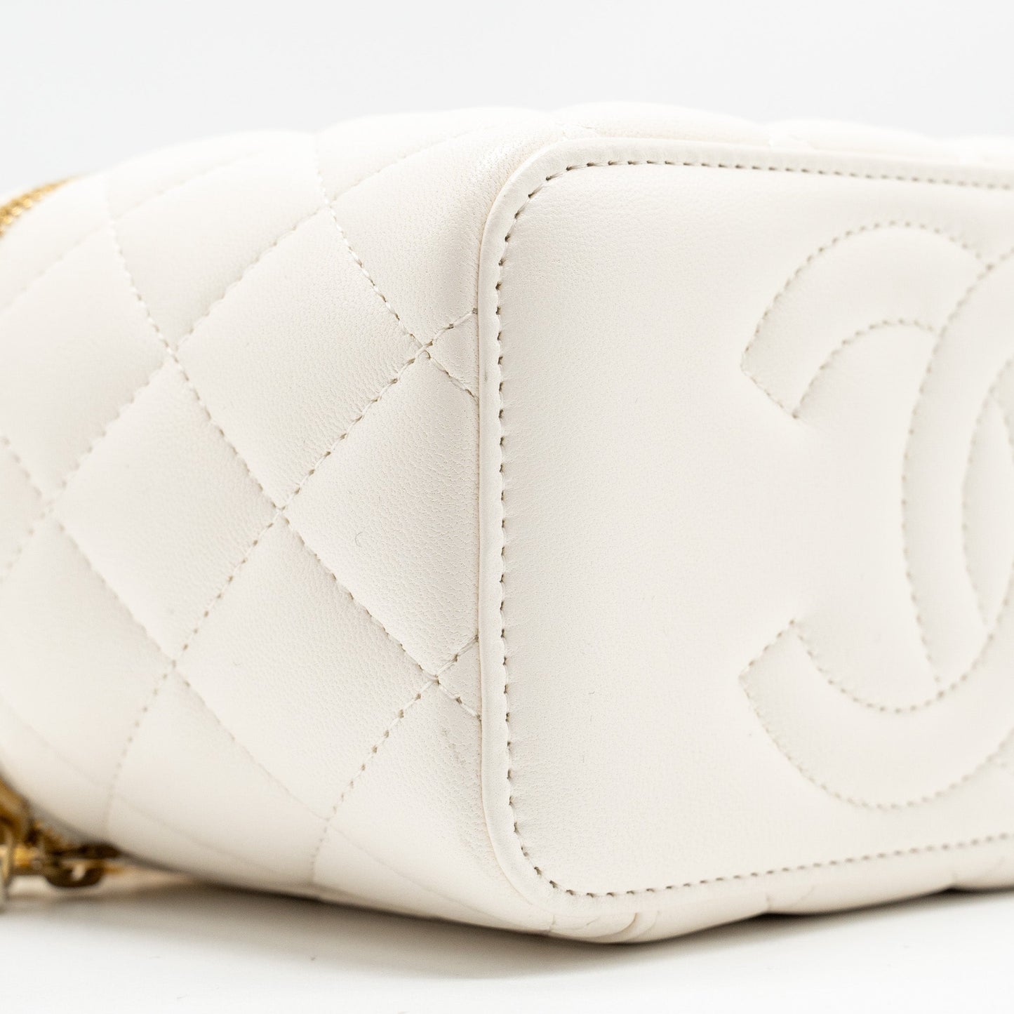 Chanel long vanity with Coco letter chain lambskin white  (microchip)