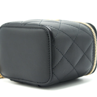 Chanel 22C Pearl Crush Mini vanity with chain Lambskin black