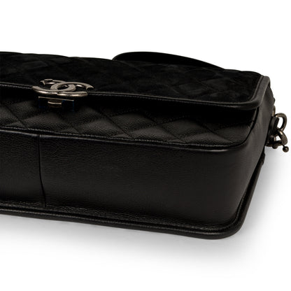 Chanel Caviar and Nubuck Messenger Bag