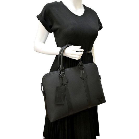 LOUIS VUITTON Takeoff Aerogram Grained Calf Leather Briefcase Black