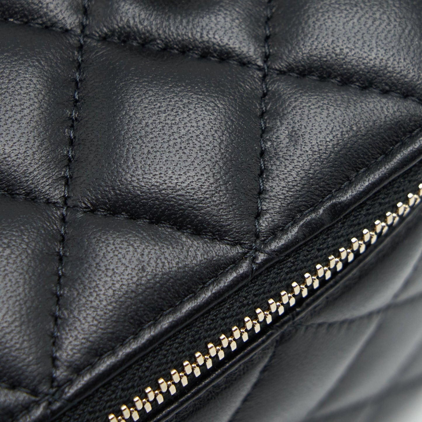 Chanel 22S Pearl Crush Long Vanity With Chain Lambskin Black