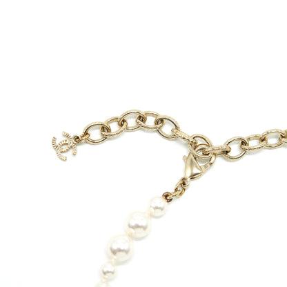 CHANEL CC LOGO PEARL NECKLACE