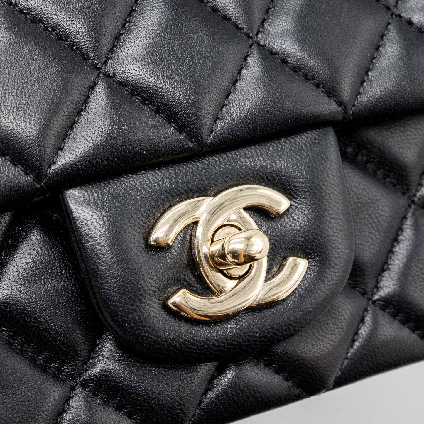 CHANEL MINI RECTANGULAR FLAP BAG LAMBSKIN BLACK L (MICROCHIP)