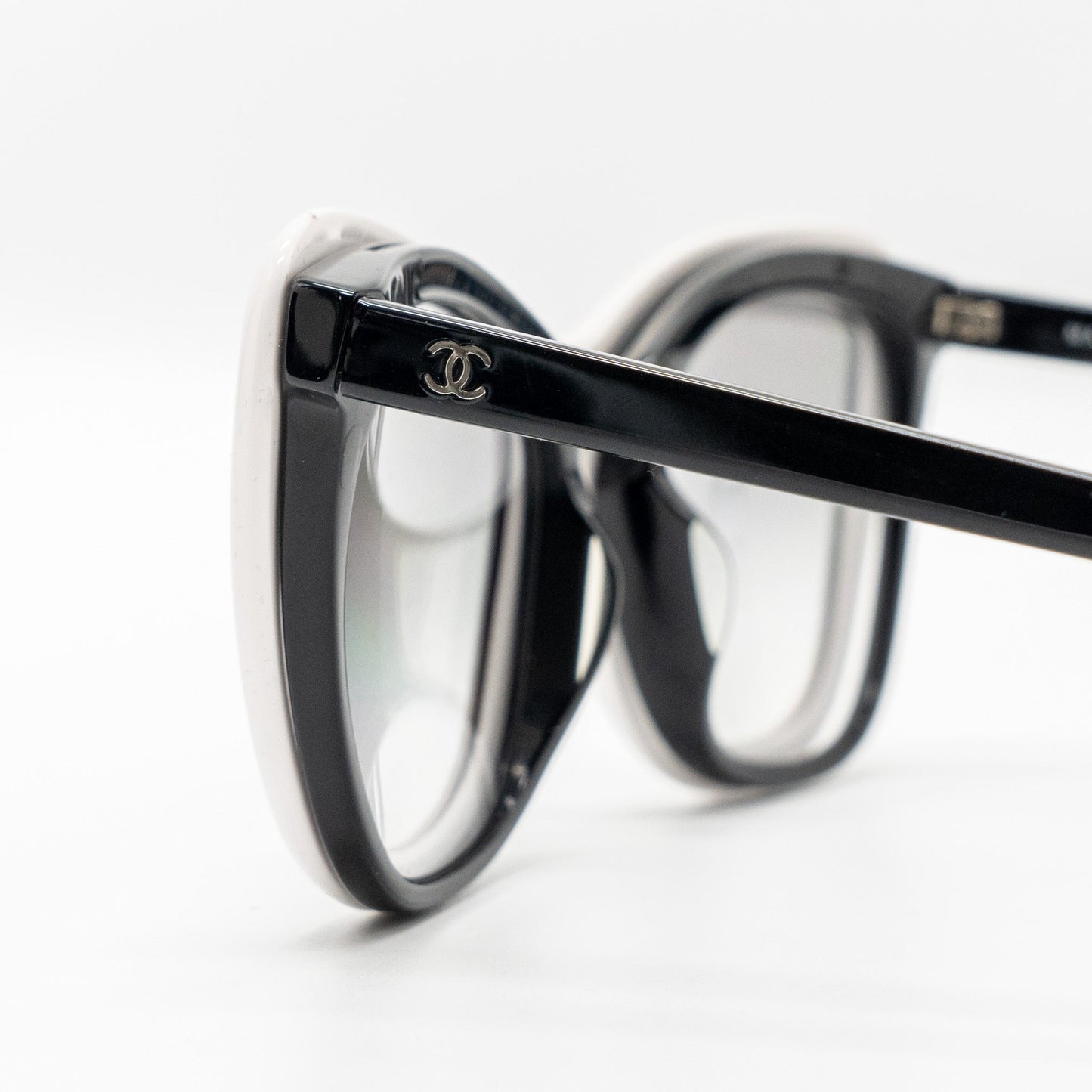 Chanel Magnetic Clip On Sunglasses Black/White