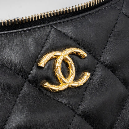 Chanel 22B hobo bag lambskin black  (microchip)