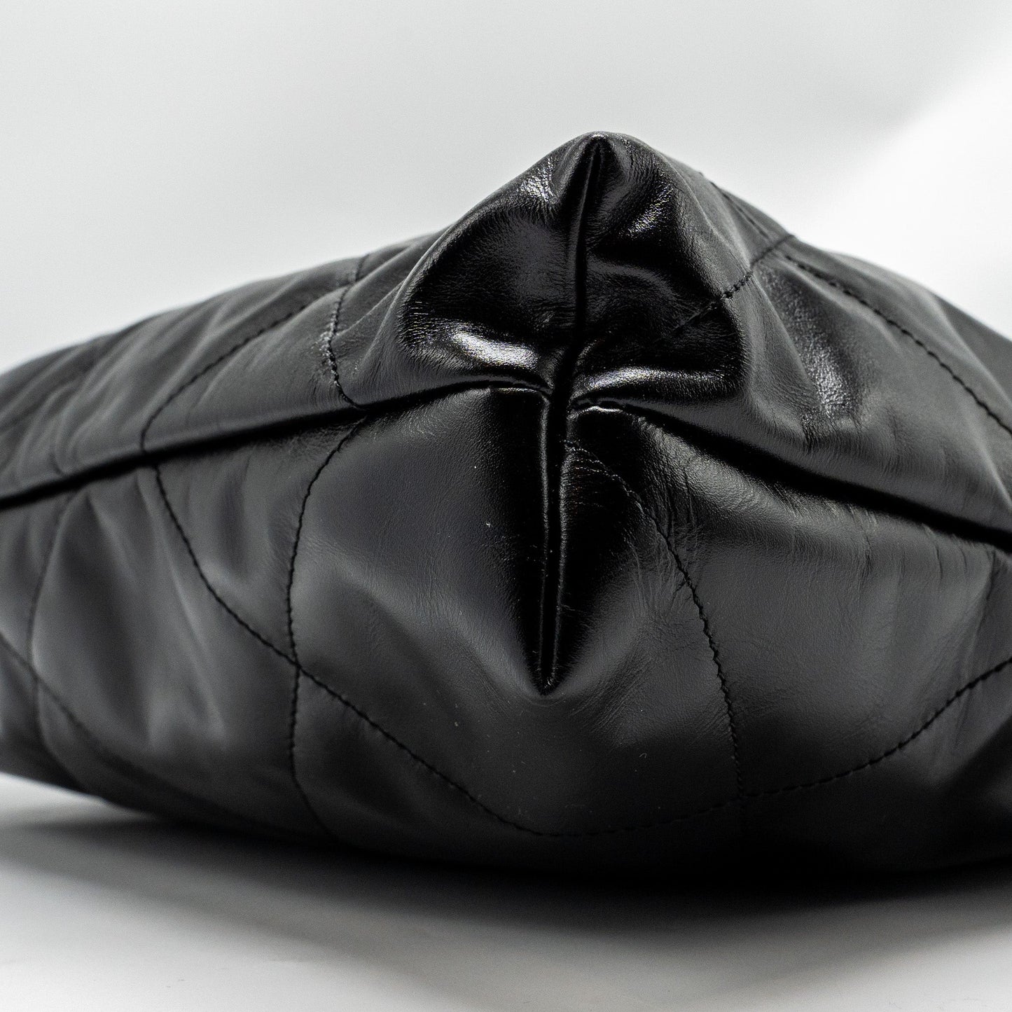 Chanel Medium 22 Bag Shiny Calfskin Black  (microchip)